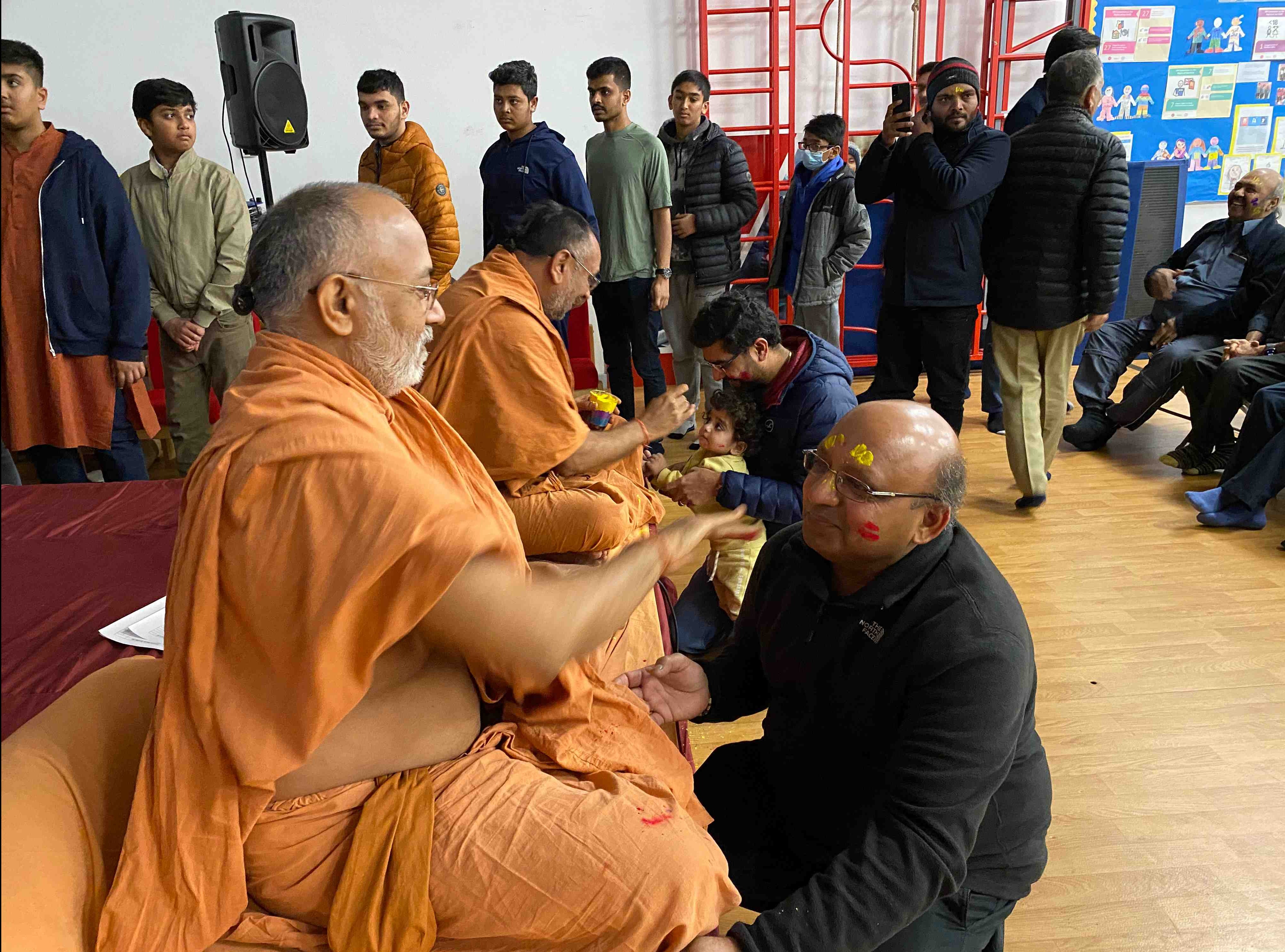 Rangotsav, Pushpadolotsav Celebration at London UK | Swaminarayan ...