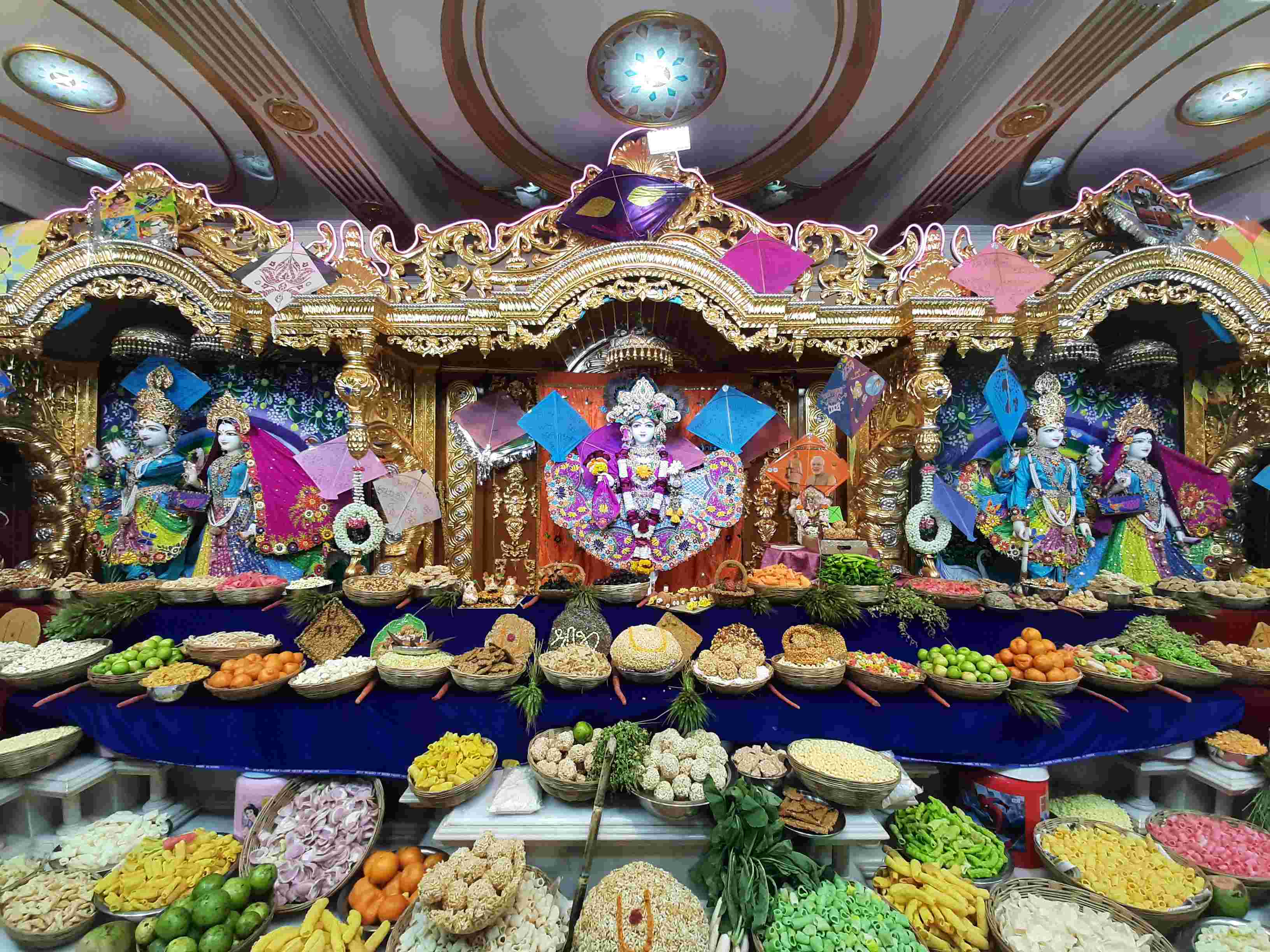 Makarsankranti Hatdi Darshan - Mumbai | Swaminarayan Gurukul Rajkot ...